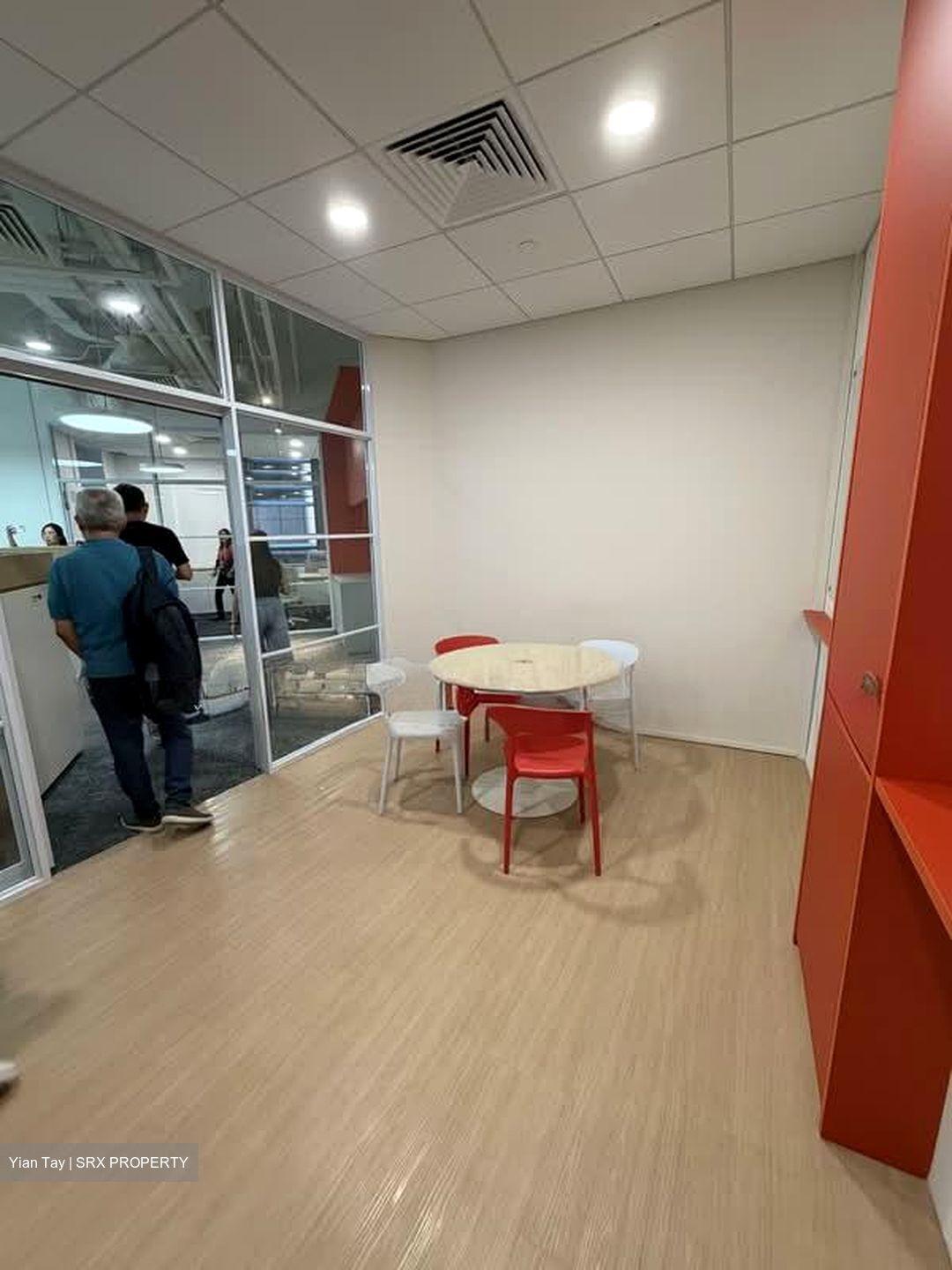 PLUS (D1), Office #559121581